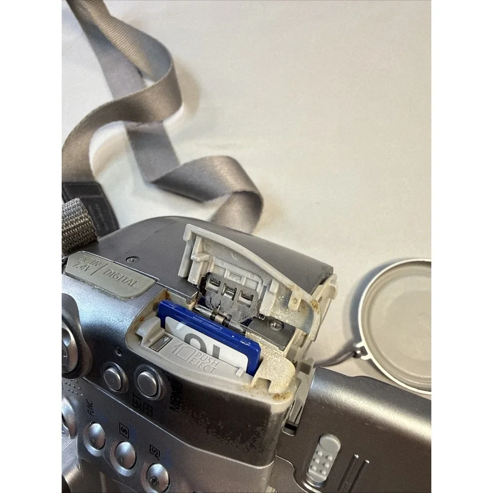 Canon PowerShot S2 IS 5.0MP Digital Camera - Silver As-Is W/cap & Strap